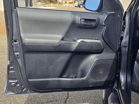 Used 2017 Toyota Tacoma SR5 image 14