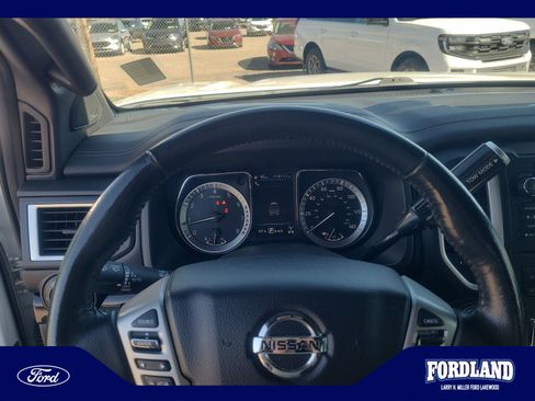 Used 2019 Nissan Titan SL w/ Midnight Edition AWD/4WD image 10