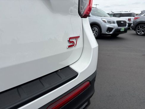 Used 2022 Ford Explorer ST w/ ST Street Pack image 32