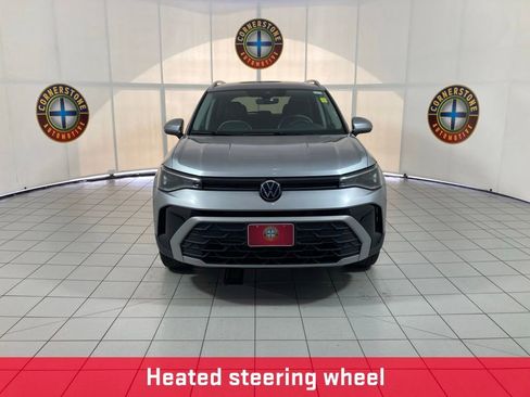 Used 2025 Volkswagen Taos SE AWD/4WD image 18