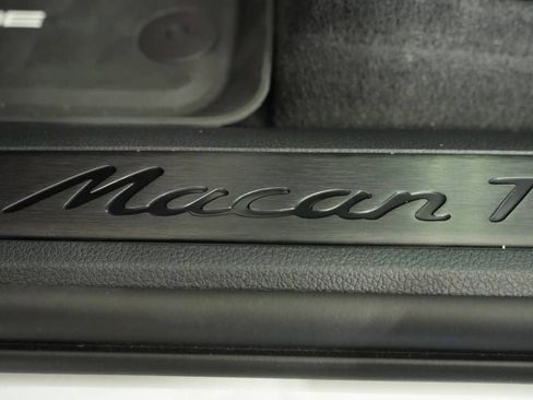 New 2025 Porsche Macan Turbo AWD/4WD image 32