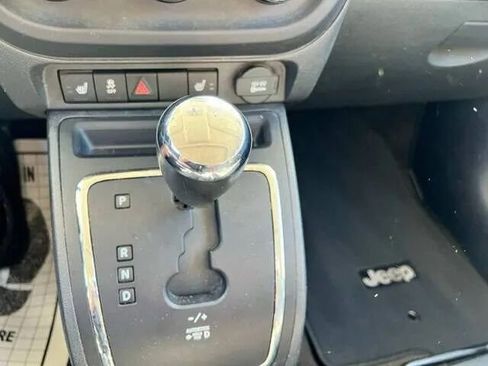 Used 2015 Jeep Patriot High Altitude FWD image 11