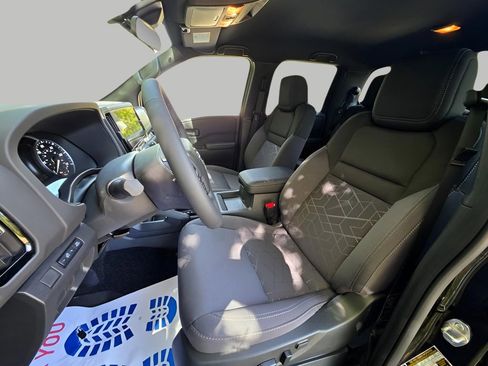 New 2026 Nissan Frontier SV w/ All-Weather Content Package AWD/4WD image 18