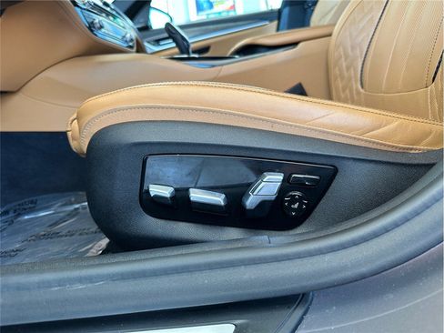 Used 2020 BMW M550i xDrive w/ Executive Package AWD/4WD image 24