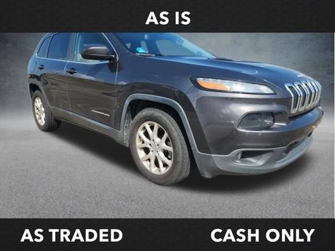 Used 2016 Jeep Cherokee Latitude FWD image 1
