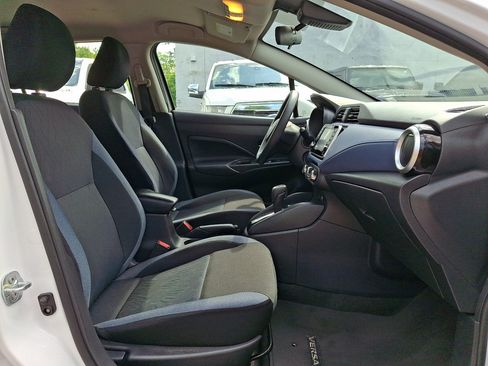 Used 2024 Nissan Versa SV FWD image 11