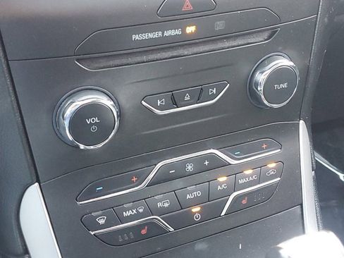 Used 2017 Ford Edge SEL w/ Equipment Group 201A image 29