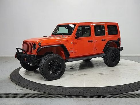 Used 2018 Jeep Wrangler Unlimited Sahara AWD/4WD image 3