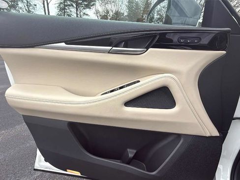 Certified 2025 INFINITI QX60 Pure w/ Cargo Package image 9