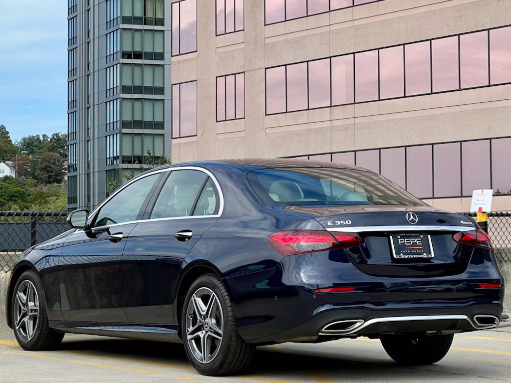 Used 2023 Mercedes-Benz E 350 4MATIC Sedan image 4