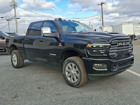 New 2026 RAM 2500 Laramie AWD/4WD image 14