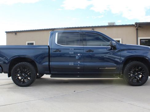 Used 2022 Chevrolet Silverado 1500 High Country w/ High Country Premium Package image 17