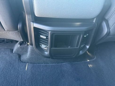 Used 2021 RAM 1500 4x4 Crew Cab image 31