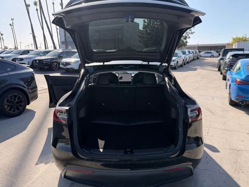 Used 2022 Tesla Model Y Performance AWD/4WD image 18