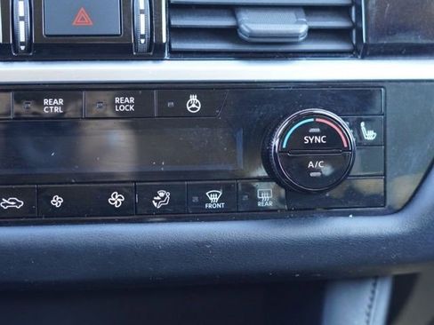 Used 2022 Nissan Pathfinder SL image 28