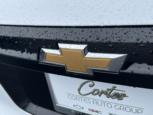 Used 2025 Chevrolet Traverse LT AWD/4WD image 8