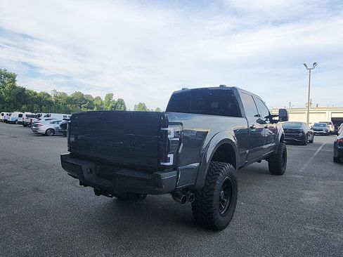 Used 2021 Ford F250 Platinum w/ FX4 Off-Road Package AWD/4WD image 5