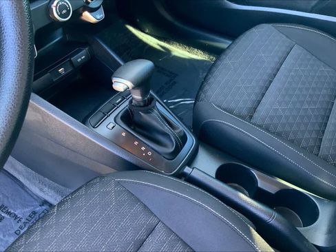 Used 2022 Kia Rio S FWD image 16