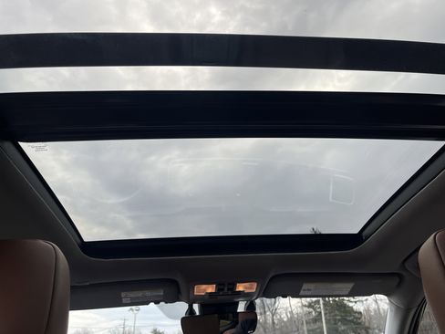 Certified 2019 Toyota Highlander Limited Platinum image 19