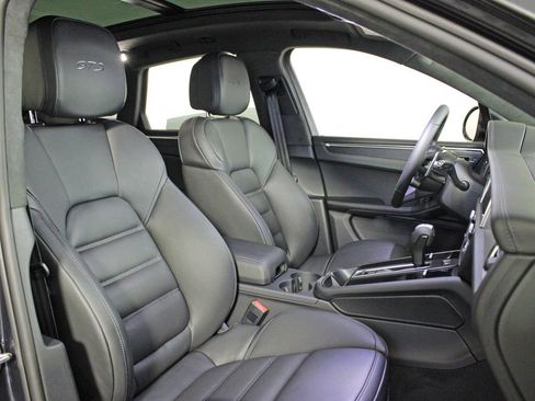 Certified 2026 Porsche Macan GTS AWD/4WD image 38