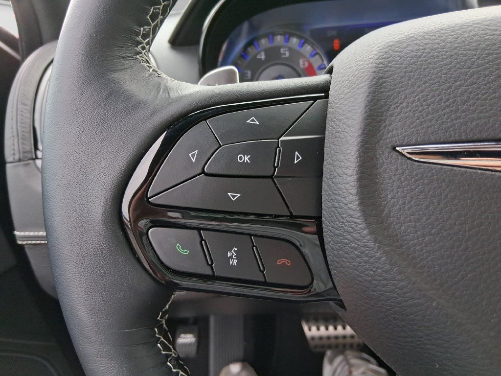 Used 2023 Chrysler 300 C RWD image 12