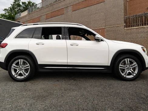 Used 2020 Mercedes-Benz GLB 250 4MATIC w/ Premium Package image 2