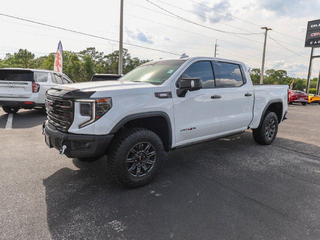Used 2024 GMC Sierra 1500 AT4X AWD/4WD image 4