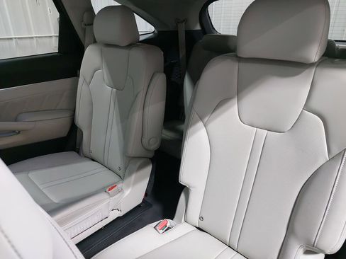 Used 2024 Kia Sorento SX image 16