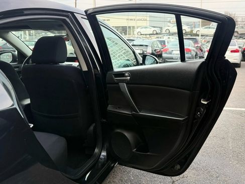 Used 2010 MAZDA MAZDA3 i Touring image 28