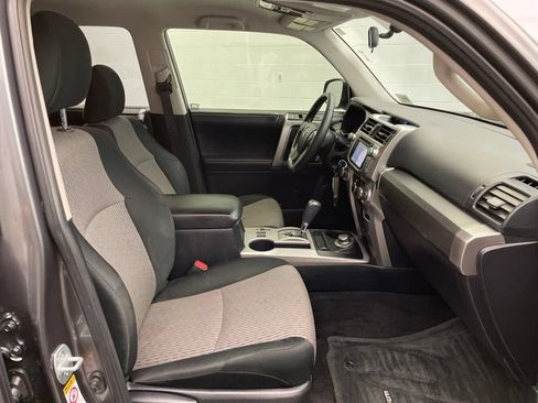 Used 2018 Toyota 4Runner SR5 AWD/4WD image 25