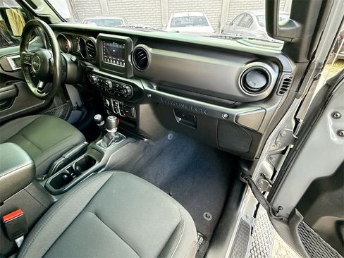 Used 2021 Jeep Wrangler Unlimited Sport S image 32