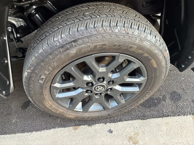 Used 2025 Toyota Tundra Platinum AWD/4WD image 5
