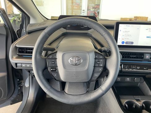 Certified 2025 Toyota Prius XLE image 9