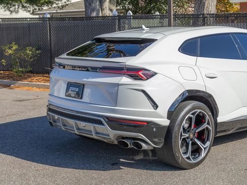 Used 2019 Lamborghini Urus image 31