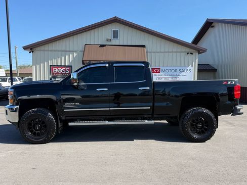 Used 2019 Chevrolet Silverado 2500 LTZ w/ LTZ Plus Package AWD/4WD image 2