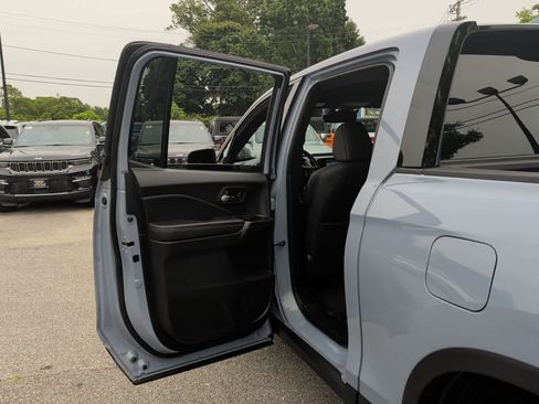 Used 2022 Honda Ridgeline Black Edition image 28
