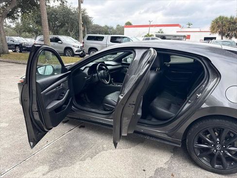 Used 2019 MAZDA MAZDA3 Hatchback w/ Premium Package image 11