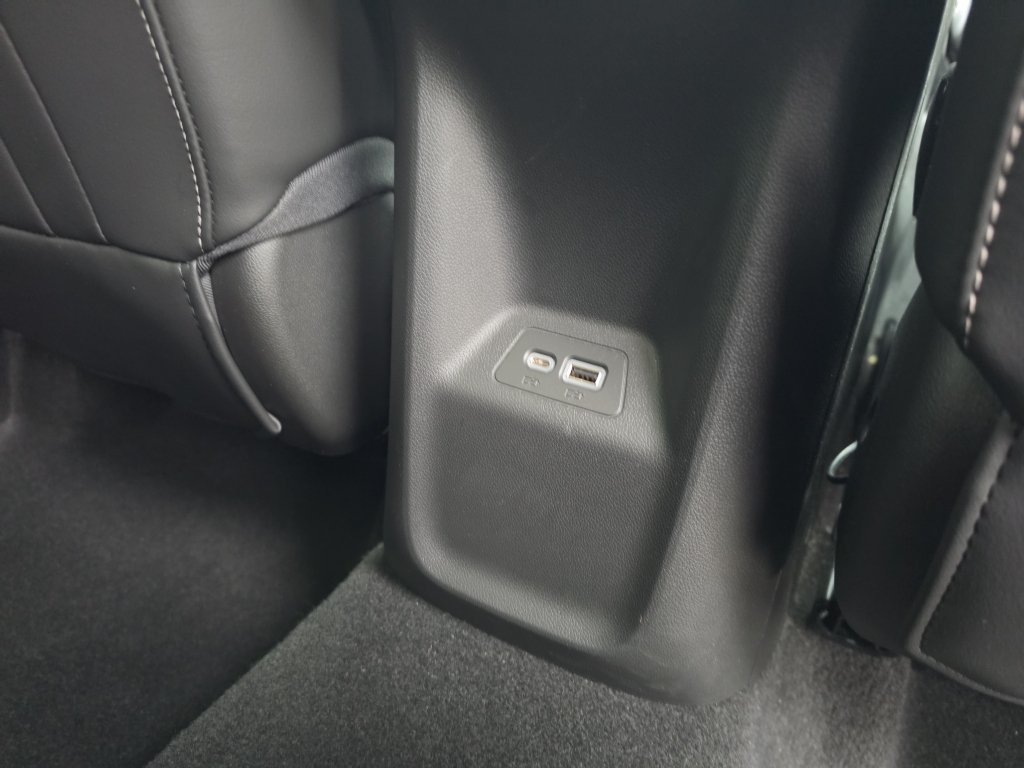 Used 2023 Buick Envision Essence FWD image 31