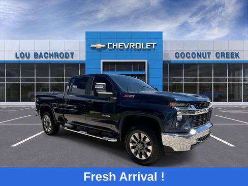 Used 2022 Chevrolet Silverado 2500 LT w/ Convenience Package AWD/4WD image 2