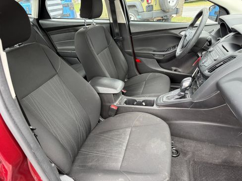 Used 2017 Ford Focus SE image 22