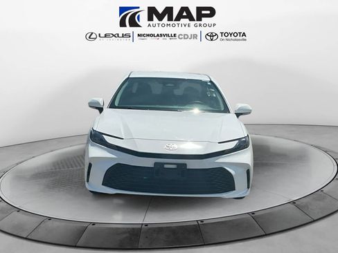Used 2025 Toyota Camry LE FWD image 8
