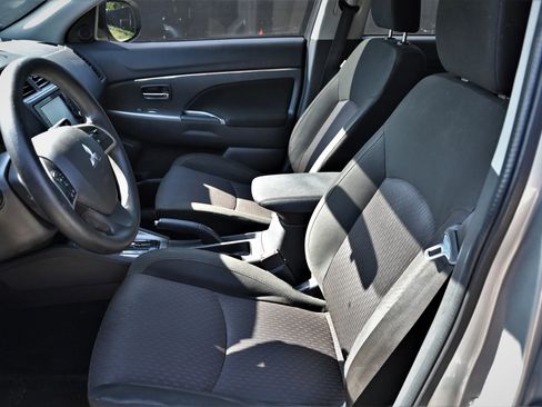 Used 2018 Mitsubishi Outlander Sport ES image 12