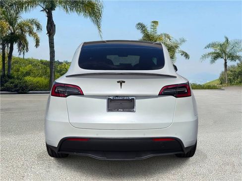 Used 2022 Tesla Model Y Performance AWD/4WD image 5