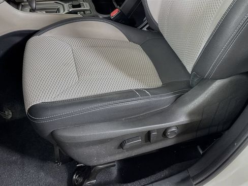Used 2022 Subaru Forester Premium AWD/4WD image 23