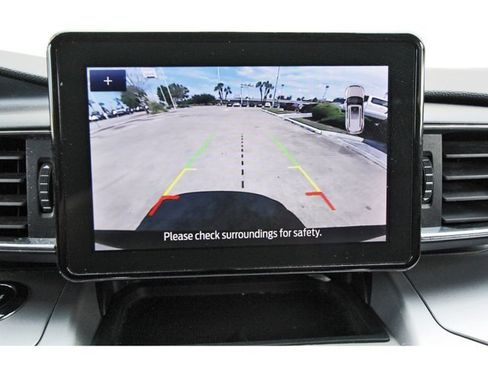 Used 2024 Ford Explorer XLT w/ Equipment Group 202A AWD/4WD image 9