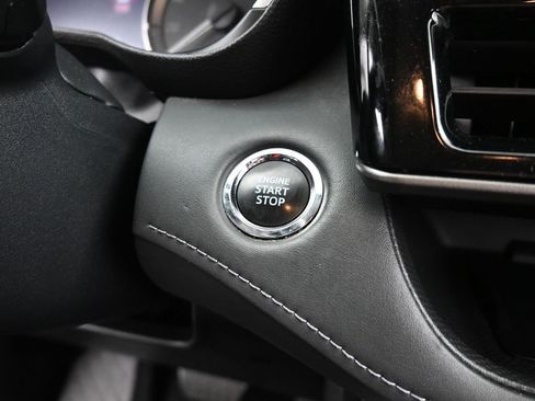 Used 2023 Toyota Highlander XLE image 14