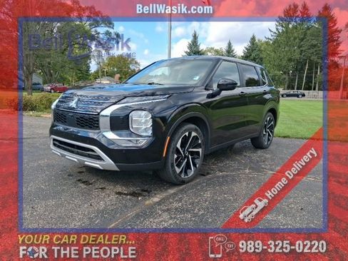 Used 2024 Mitsubishi Outlander AWD image 1