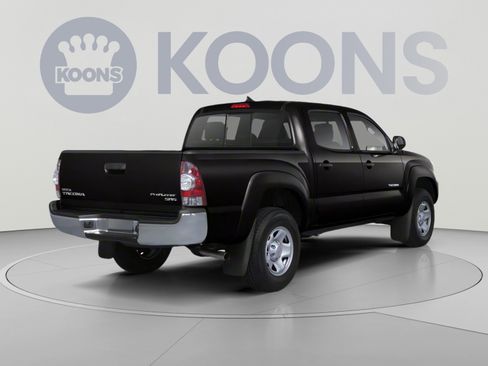 Used 2013 Toyota Tacoma 4x4 Double Cab w/ TRD Sport Pkg image 2