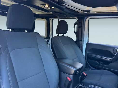 Used 2019 Jeep Wrangler Unlimited Sport S image 31