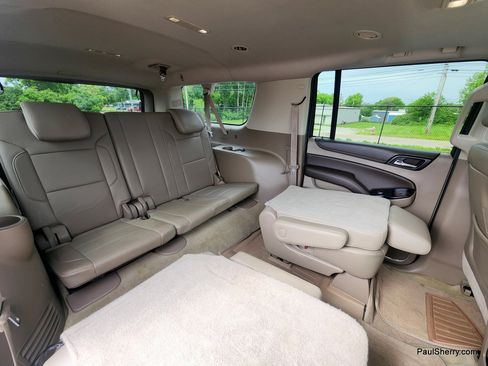 Used 2016 Chevrolet Suburban LTZ RWD image 45